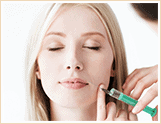 美容外科/美容整形 あご、輪郭に脂肪を溶解させる注射を打つ